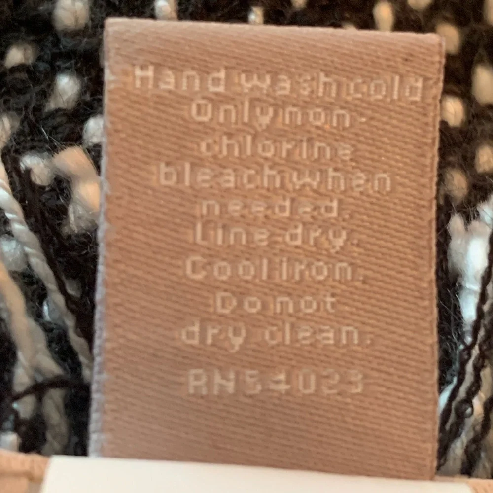 Banana Republic Black and White Blanket Scarf